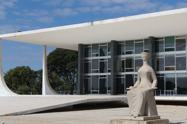 moraes-pede-sessao-extra-para-julgamento-de-bolsonaro-no-stf