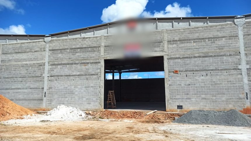 teixeira:-mulher-encontrada-morta-a-pedradas-em-galpao-e-identificada