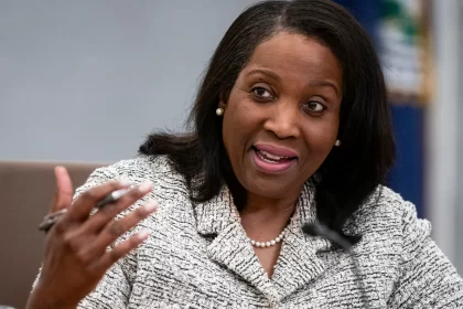 governo-dos-eua-volta-acusar-cook-de-fraude-e-beneficios-com-cargo-no-fed