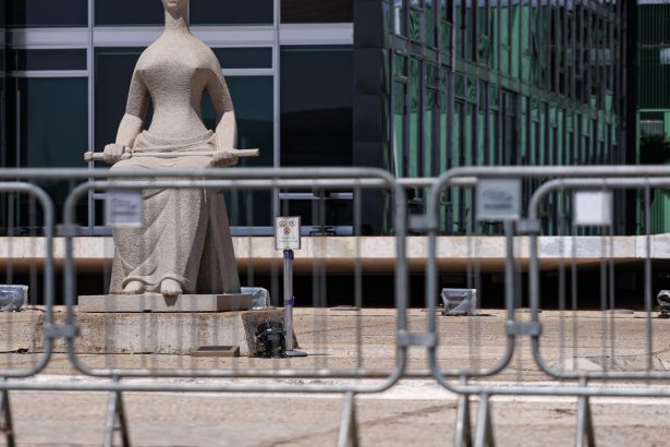 barroso-diz-que-julgamento-envolve-provas,-e-nao-disputa-politica