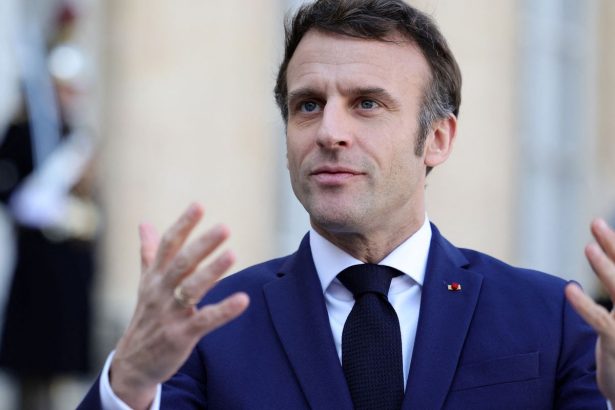 macron-busca-novo-primeiro-ministro-apos-colapso-do-governo