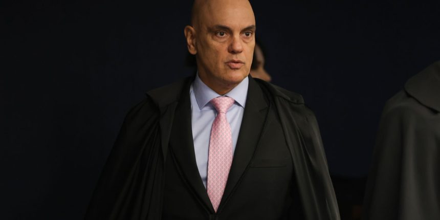 moraes-vota-para-condenar-bolsonaro-e-mais-sete-por-golpe-de-estado