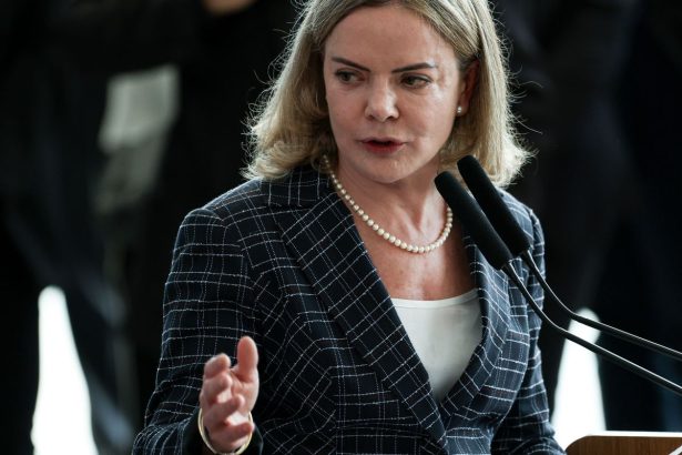 gleisi-critica-eua-por-fala-de-uso-de-“poder-militar”-contra-o-brasil