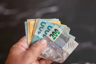 total-de-brasileiros-com-dinheiro-esquecido-em-bancos-aumenta-e-48-milhoes-podem-sacar