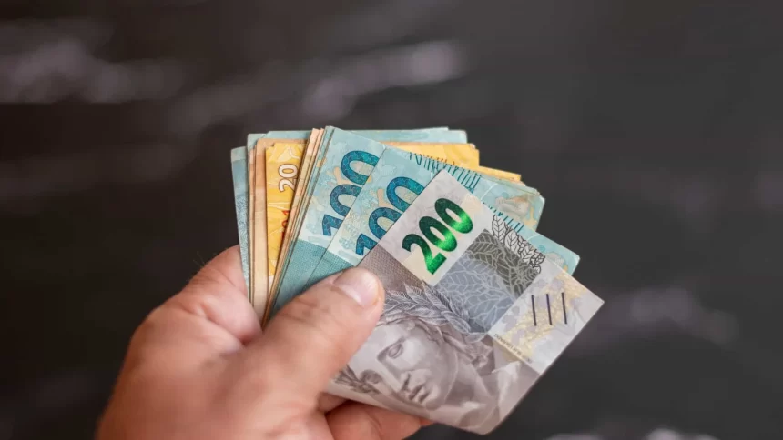 total-de-brasileiros-com-dinheiro-esquecido-em-bancos-aumenta-e-48-milhoes-podem-sacar