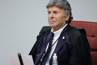 fux-e-o-terceiro-a-votar-em-nova-sessao-de-julgamento-de-bolsonaro