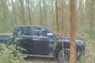 hilux-de-casal-sequestrado-e-morto-em-teixeira-e-encontrada-abandonada