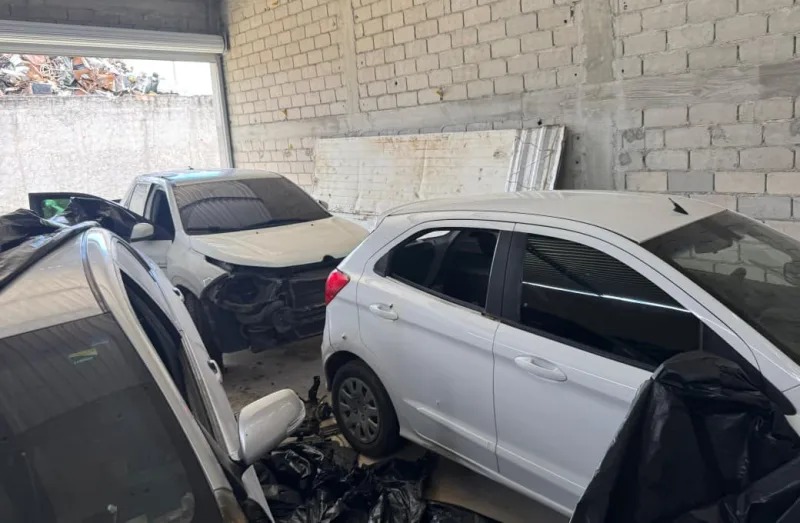 policia-localiza-galpao-de-desmanche-envolvido-em-fraudes-de-seguro-em-eunapolis
