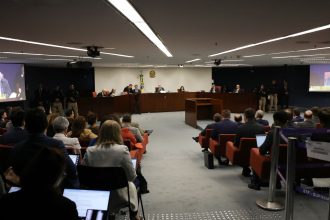 stf-retoma-julgamento-de-bolsonaro-apos-intervalo;-fux-prossegue-voto