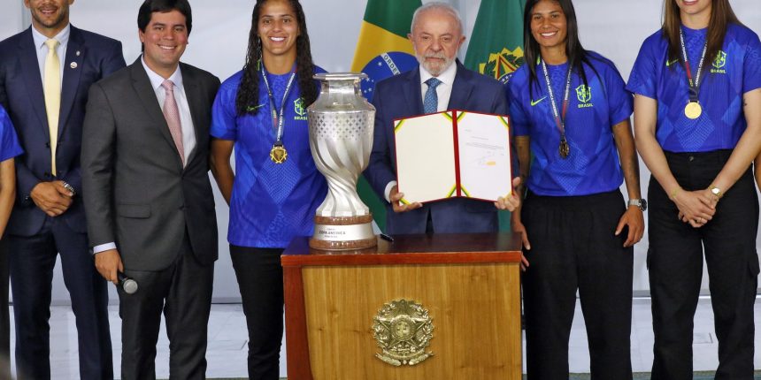 lula-diz-que-enviara-projeto-de-lei-para-incentivar-futebol-feminino