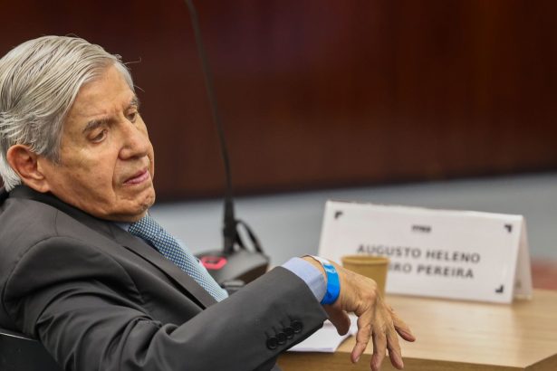 trama-golpista:-fux-absolve-general-heleno-de-todos-os-crimes