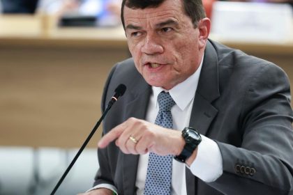 fux-vota-pela-absolvicao-de-ex-ministro-da-defesa-de-bolsonaro