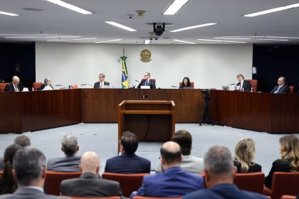 stf-retoma-julgamento-de-bolsonaro;-carmen-lucia-vota