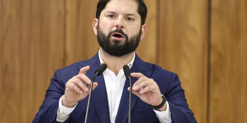 boric-e-petro-se-manifestam-apos-condenacao-de-bolsonaro