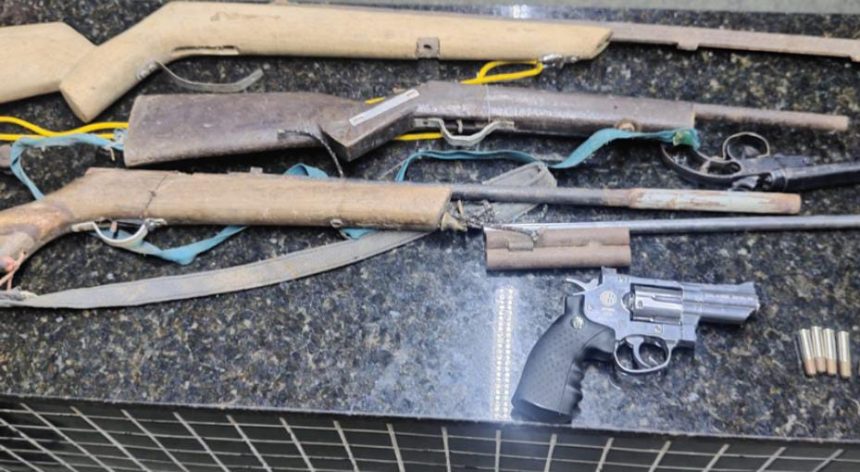 pm-prende-homem-por-violencia-domestica-e-apreende-armas-em-jucurucu