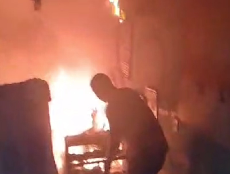 homem-morre-carbonizado-apos-incendio-atingir-residencia-em-eunapolis