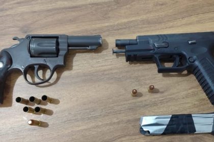 dois-mortos-e-grande-apreensao-de-armas-e-drogas-em-operacao-conjunta