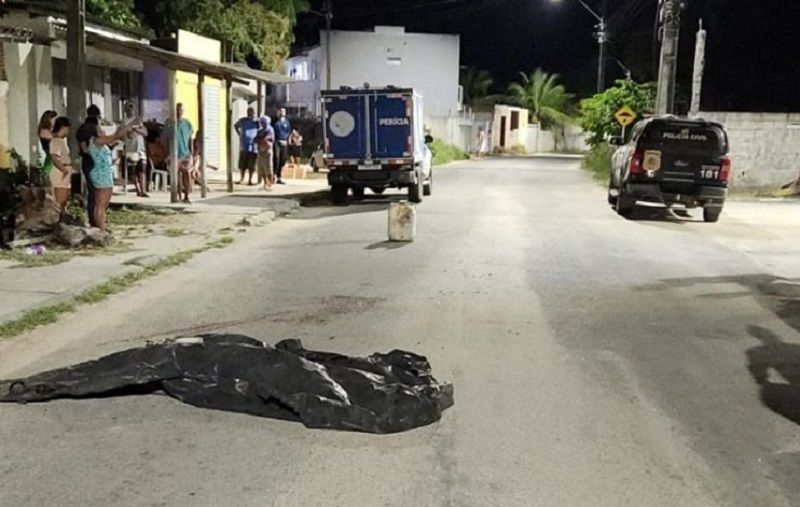 criminosos-matam-jovem-e-passam-com-o-carro-por-cima-do-corpo