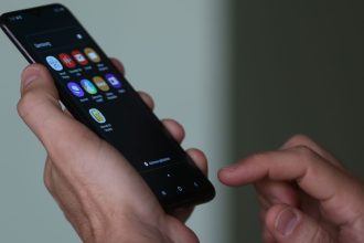 veto-a-celular-leva-80%-dos-alunos-a-prestar-mais-atencao-nas-aulas