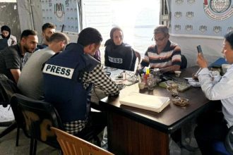 tenda-de-jornalistas-palestinos-e-bombardeada-apos-reuniao-com-fenaj