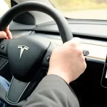 a-causa-da-queda-nas-vendas-de-carros-da-tesla