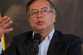 estados-unidos-revogam-visto-do-presidente-da-colombia