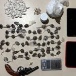 policia-prende-homem-por-trafico-de-drogas-e-porte-ilegal-de-arma-em-alcobaca