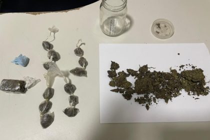 pm-prende-suspeito-com-drogas-durante-rondas-em-teixeira-de-freitas