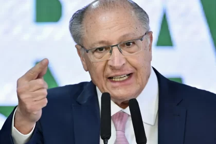 estamos-otimistas-com-negociacoes-com-trump,-diz-alckmin-em-entrevista