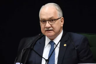 fachin-adia-por-30-dias-votacao-de-vinculo-entre-motoristas-e-apps