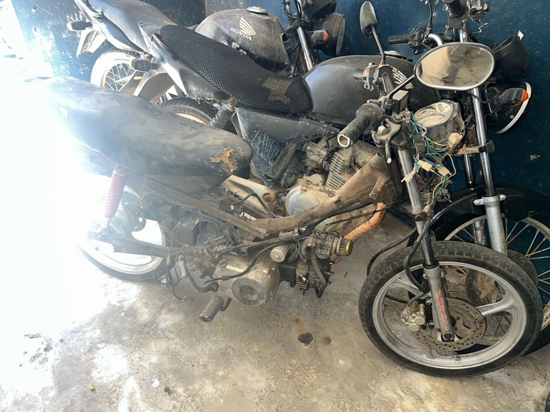 veiculos-adulterados-sao-encontrados-em-operacao-policial-no-distrito-de-itabata