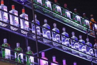 fiscalizacao-apreende-mais-de-7-mil-garrafas-de-bebidas-em-sao-paulo