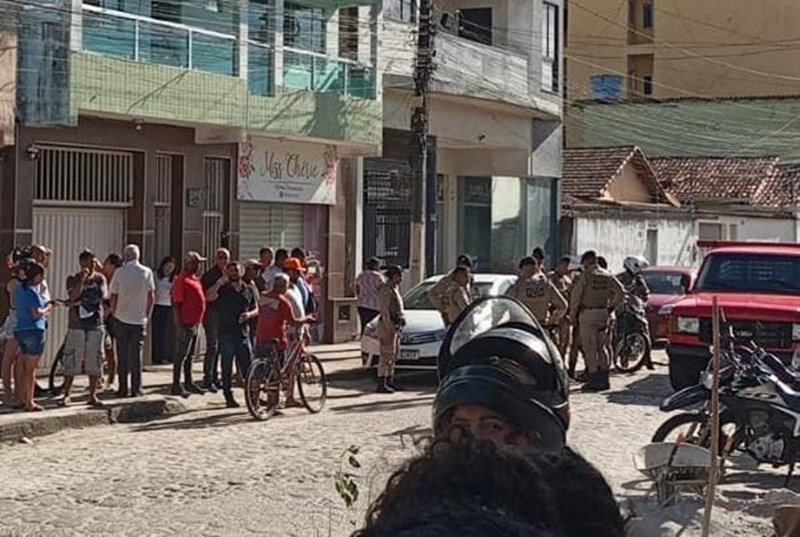 teixeira:-videos-registram-tiroteio-entre-policiais-e-criminosos-no-sao-lourenco