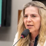 deputada-do-pt-esta-em-flotilha-interceptada-por-israel-a-caminho-de-gaza