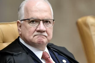 fachin-assume-presidencia-do-stf-e-diz-que-moraes-‘merece-nossa-saudacao-e-solidariedade’
