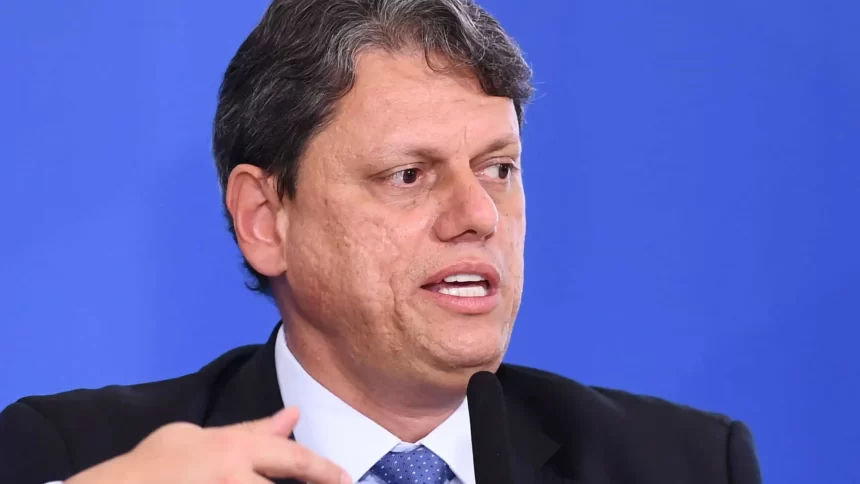 tarcisio-faz-visita-a-bolsonaro-em-prisao-domiciliar-ao-lado-de-flavio-e-jair-renan