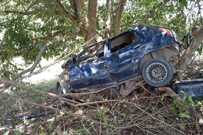 jovens-que-voltavam-de-festa-morrem-apos-carro-despencar-em-ribanceira-na-ba-001