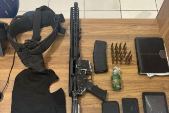 suspeito-armado-com-fuzil-morre-em-confronto-com-a-pm