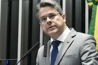 relator-no-senado-defende-rejeicao-da-pec-da-blindagem:-“golpe-fatal”