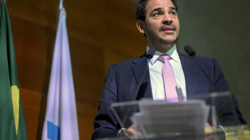 governo-trump-cancela-visto-de-ministro-de-lula,-de-chefe-de-gabinete-de-moraes-e-de-mais-5