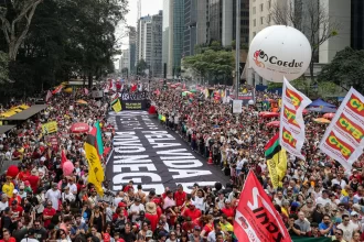 manifestantes-vao-as-ruas-em-23-capitais-contra-a-pec-da-blindagem-e-anistia