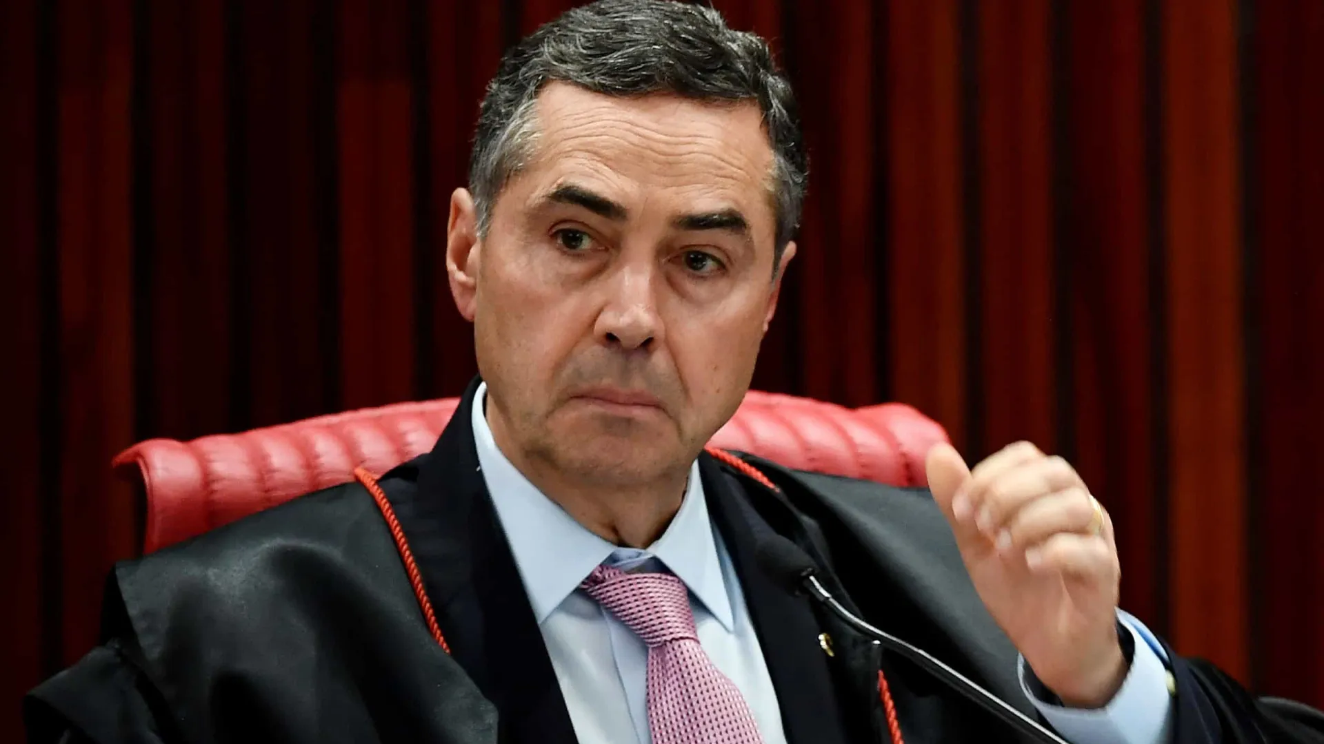 luis-roberto-barroso-anuncia-que-vai-se-aposentar-do-stf