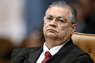 dino-reage-a-avanco-da-pec-da-blindagem-e-acelera-julgamento-sobre-emendas-no-stf