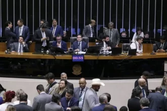 camara-aprova-pec-que-da-blindagem-inedita-ao-congresso-em-resposta-ao-stf