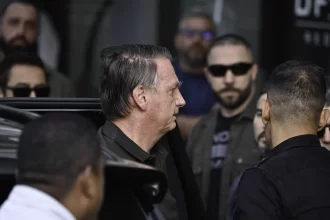 bolsonaro-passa-mal-e-e-levado-para-hospital-em-brasilia