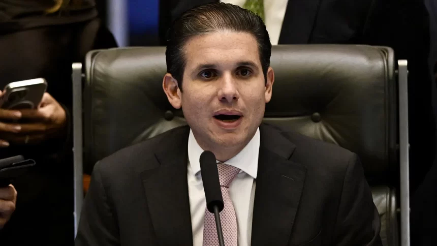 motta-diz-a-lideres-e-governo-que-pautara-anistia,-e-planalto-prepara-reacao