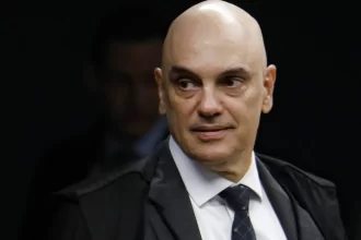 moraes-solta-1a-fugitiva-do-8/1-deportada-dos-eua-por-imigracao-ilegal
