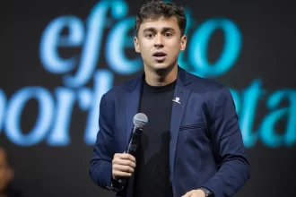 nikolas-ferreira-tenta-cassar-visto-de-felipe-neto-e-briga-com-famosos