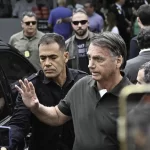 bolsonaro-recebe-alta-apos-remocao-de-lesoes;-exame-mostra-anemia