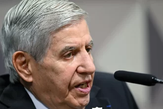 defesa-de-augusto-heleno-diz-que-ira-‘lutar-ate-o-fim’-para-provar-inocencia